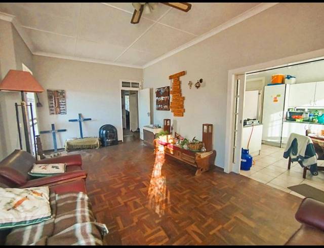 3 BEDROOM HOUSE FOR SALE IN FLORENTIA